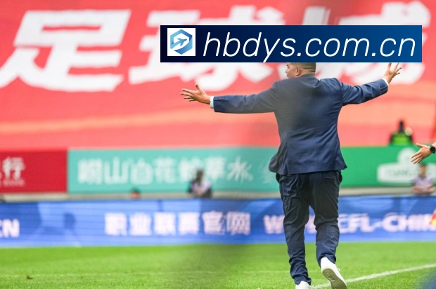 帕森斯美式橄榄球战术解析与训练技巧全方位指南